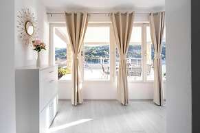 Sea View Apartment Doris