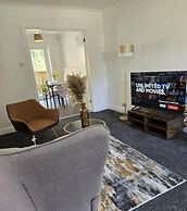 Manchester Blissful Retreat - 3-bedroom House