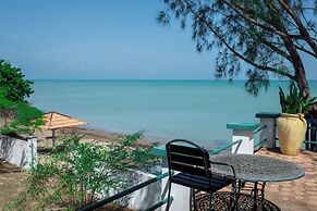 Indigo Beach Resort