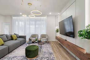 Gorgeous 5Bd Pool Game Room at Windsor Cay 1253