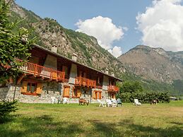 Chalet-village Situated in a Quiet Area