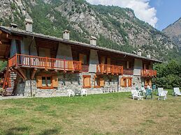 Chalet-village Situated in a Quiet Area