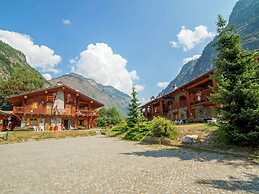 Chalet-village Situated in a Quiet Area