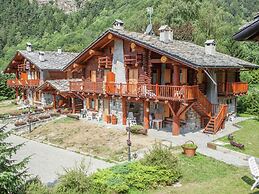 Chalet-village Situated in a Quiet Area