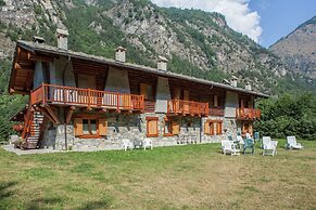 Chalet-village Situated in a Quiet Area