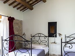 Enticing Apartment in Ascoli Piceno With Swimming Pool