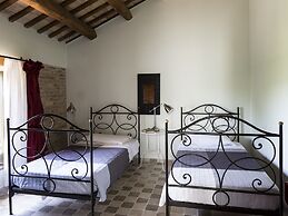 Enticing Apartment in Ascoli Piceno With Swimming Pool