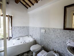 Enticing Apartment in Ascoli Piceno With Swimming Pool