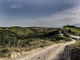Enticing Apartment in Ascoli Piceno With Swimming Pool