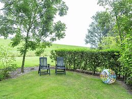 Cozy Holiday Home in Zonnemaire Near Lakebeach