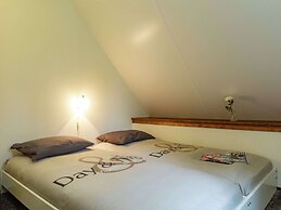 Cozy Holiday Home in Zonnemaire Near Lakebeach