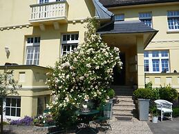 Relaxa at a Luxurious Villa in Bad Pyrmont