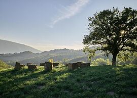 Beautiful Villa in San Giovanni del Pantano With Pool