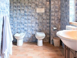 Beautiful Villa in San Giovanni del Pantano With Pool