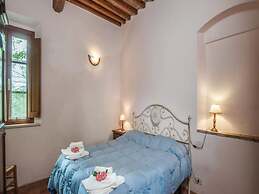 Lovely Farmhouse in Monticiano With Garden