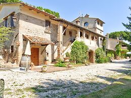 Farmhouse in Marsciano With Vineyards Olive Groves