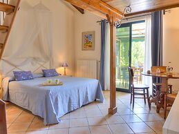 Farmhouse in Marsciano With Vineyards Olive Groves