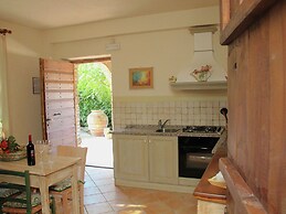 Farmhouse in Marsciano With Vineyards Olive Groves