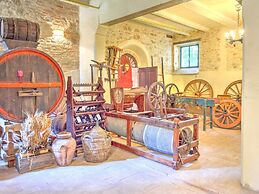 Farmhouse in Marsciano With Vineyards Olive Groves