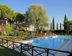Farmhouse in Marsciano With Vineyards Olive Groves