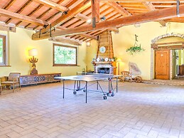 Farmhouse in Marsciano With Vineyards Olive Groves