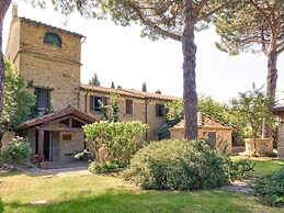 Farmhouse in Marsciano With Vineyards Olive Groves