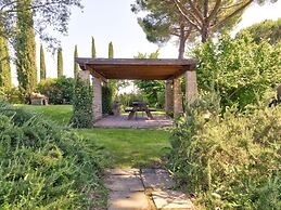 Farmhouse in Marsciano With Vineyards Olive Groves