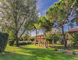 Farmhouse in Marsciano With Vineyards Olive Groves