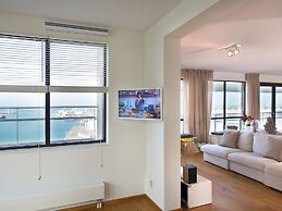 Spacious Modern Apartment in Scheveningen
