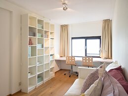 Spacious Modern Apartment in Scheveningen
