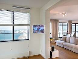 Spacious Modern Apartment in Scheveningen