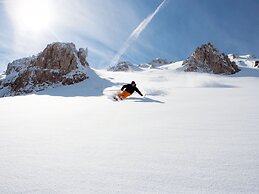 Quaint Mansion Near ski bus in Goldegg