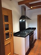 Quaint Mansion Near ski bus in Goldegg