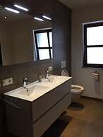 Quaint Mansion Near ski bus in Goldegg