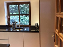 Quaint Mansion Near ski bus in Goldegg