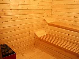 Quaint Mansion Near ski bus in Goldegg