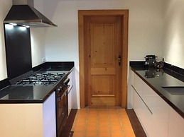 Quaint Mansion Near ski bus in Goldegg