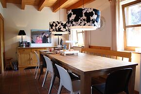 Quaint Mansion Near ski bus in Goldegg