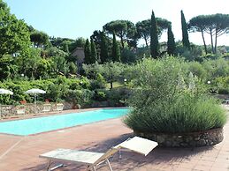 Cozy Holiday Home With Pool in Sienna Italy