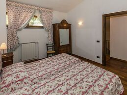 Cozy Holiday Home With Pool in Sienna Italy