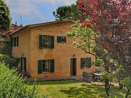 Cozy Holiday Home With Pool in Sienna Italy
