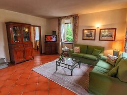 Cozy Holiday Home With Pool in Sienna Italy