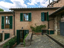 Cozy Holiday Home With Pool in Sienna Italy