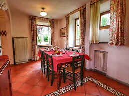 Cozy Holiday Home With Pool in Sienna Italy