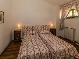 Cozy Holiday Home With Pool in Sienna Italy