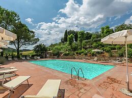 Cozy Holiday Home With Pool in Sienna Italy