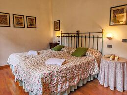 Cozy Holiday Home With Pool in Sienna Italy