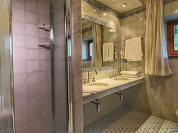 Cozy Holiday Home With Pool in Sienna Italy