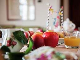 Cozy Holiday Home With Pool in Sienna Italy