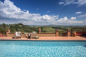 Beautiful Villa in Peccioli With Private Swimming Pool